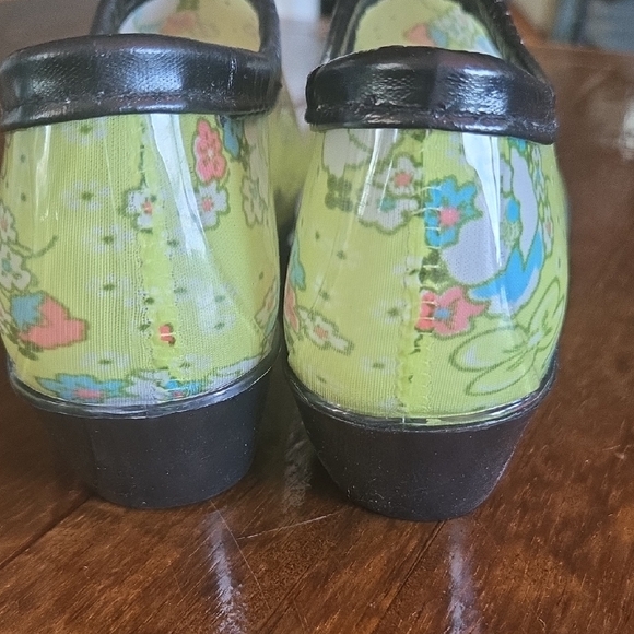Women's Floral Rain Boots - Black and Yellow - Picture 3 of 7